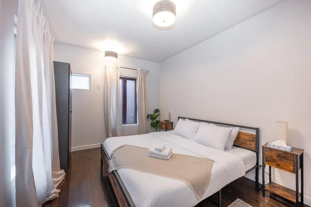 The Plateau Haven - Premium Location Apartment Montreal