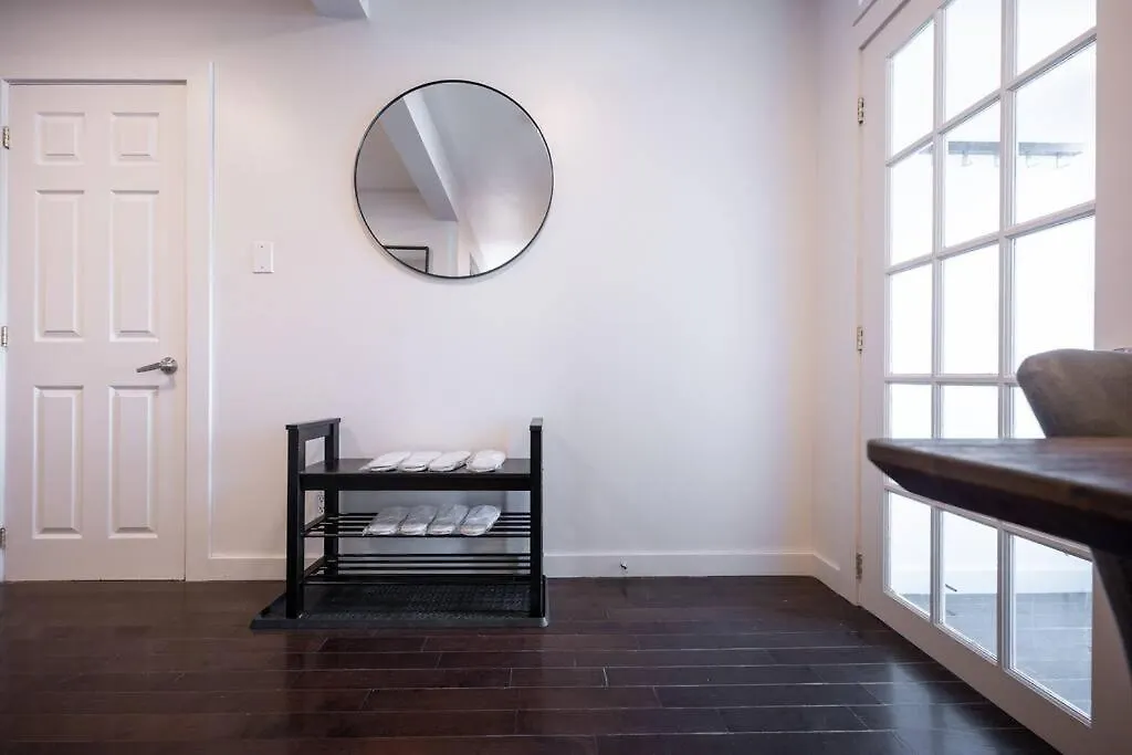 The Plateau Haven - Premium Location Apartment Montreal Canada