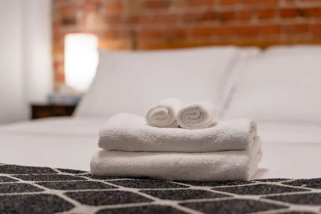 The Plateau Haven - Premium Location Apartment Montreal