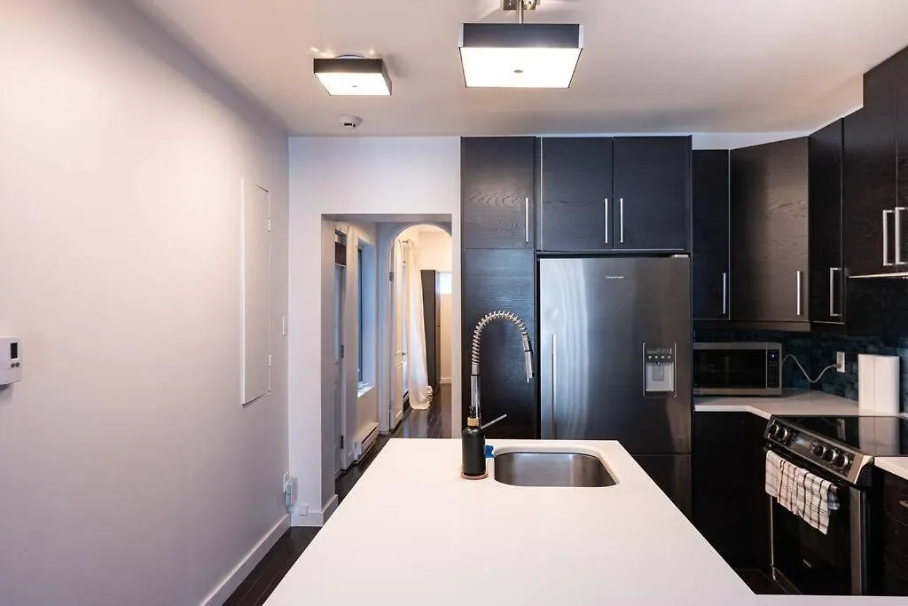 The Plateau Haven - Premium Location Apartment Montreal