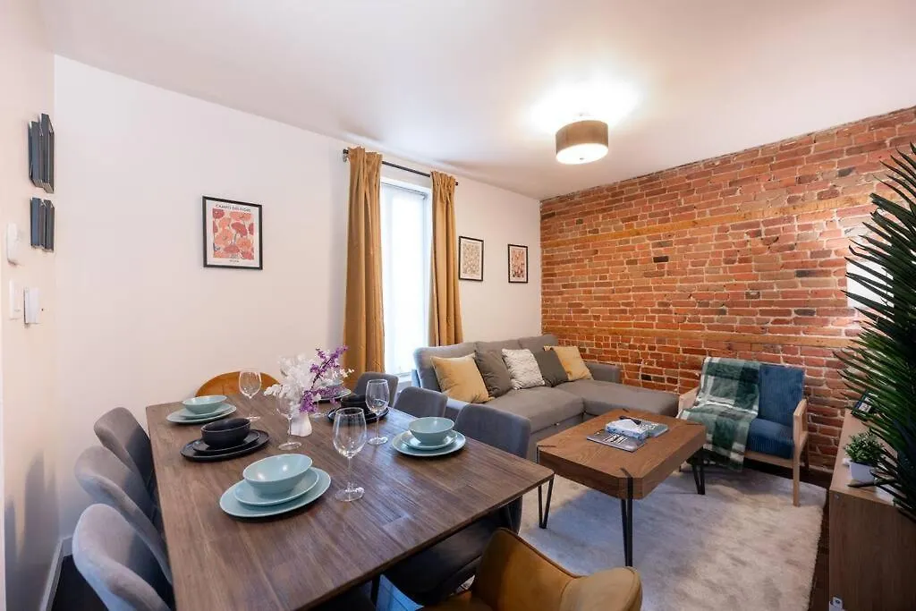 The Plateau Haven - Premium Location Apartment Montreal