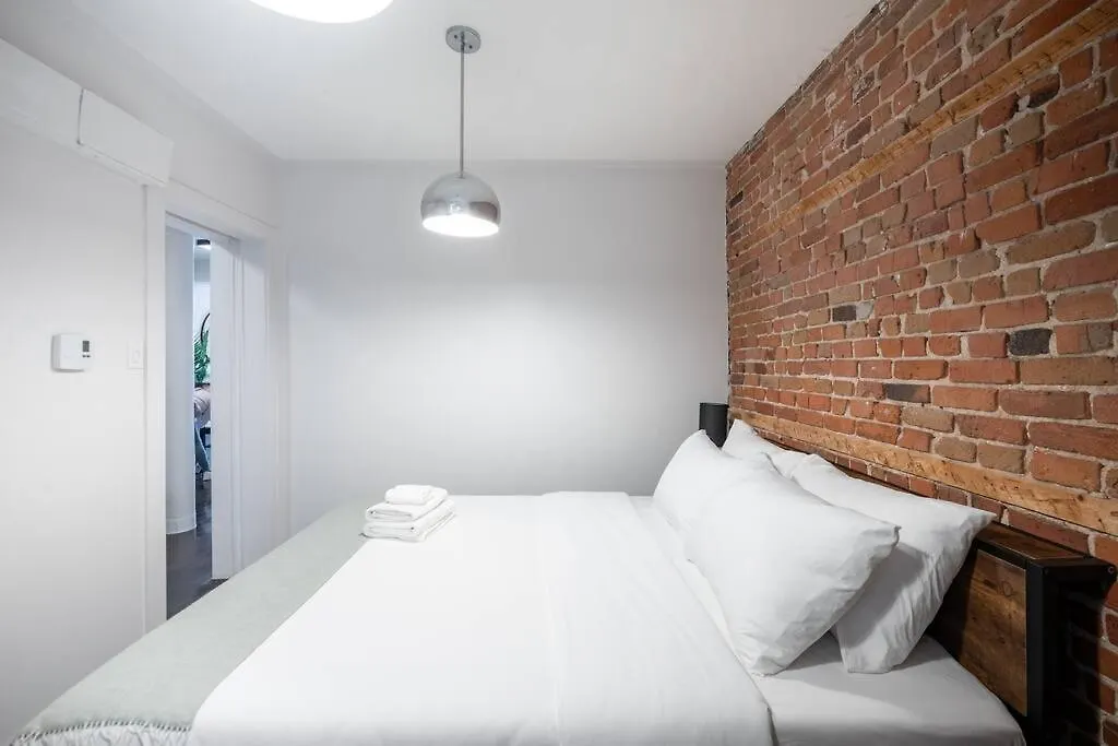 The Plateau Haven - Premium Location Apartment Montreal